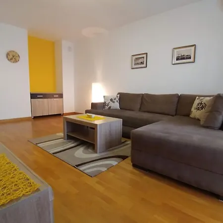 Delta Belville Apartment *