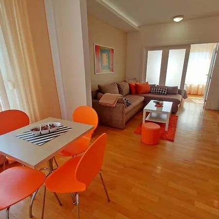 Delta Belville Apartment *